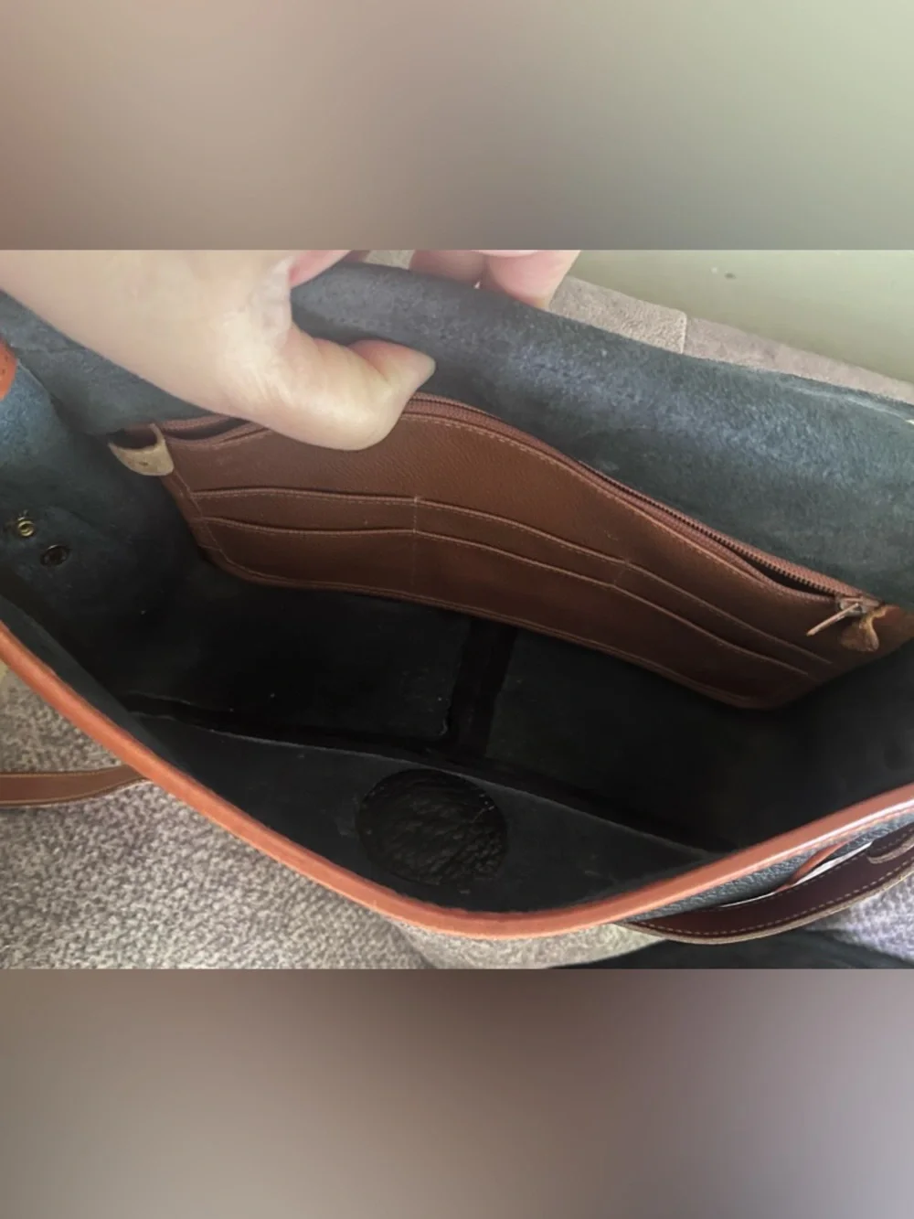 Dooney & Bourke classic dooney